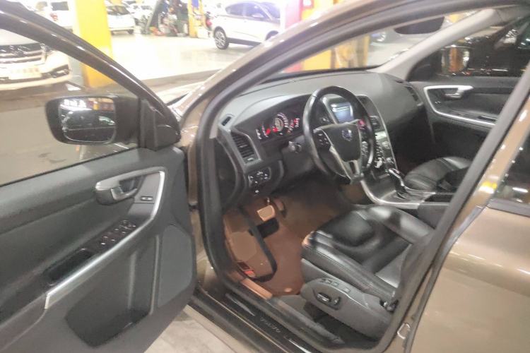 Used Volvo XC60 2015 T5 Zhiyi Edition
