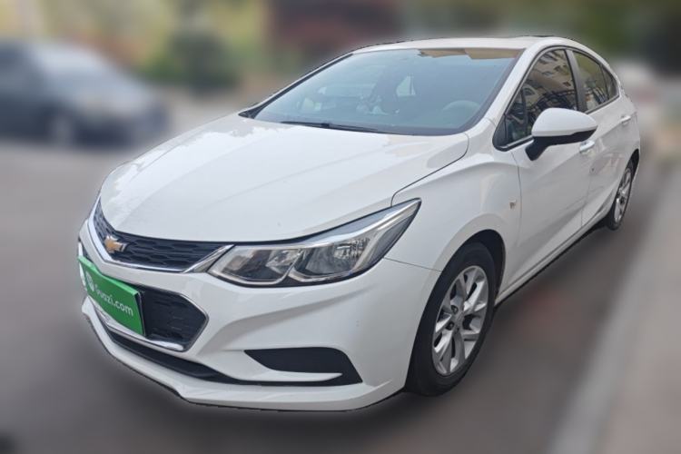 Used Chevrolet Cruze 2017 1.5L Hatchback Automatic Pioneer Sunroof Edition