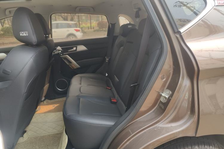 Used Haval H2 2016 Red-Label 1.5T Manual Two-Wheel Drive Luxury Model Left Rear Seat