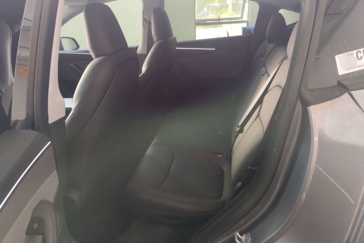 Used Tesla Model Y 2025 Rear-Wheel-Drive Version
