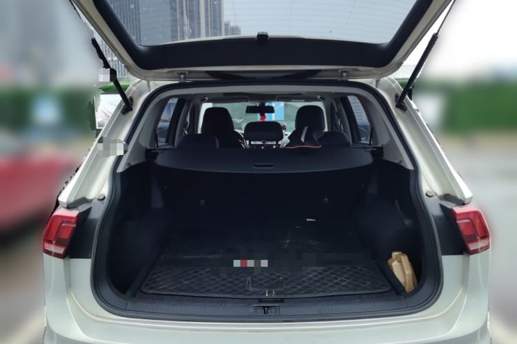 Used Volkswagen Tiguan L 2019 Updated Version 330TSI Automatic Two-Wheel Drive Panoramic Comfort Edition China VI Standard Trunk