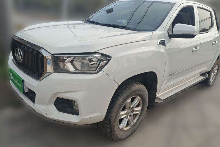 Used SAIC MAXUS T60 2017 2.4L Gasoline Manual Transmission 4x4 High Ground Clearance Comfortable Standard Cabin