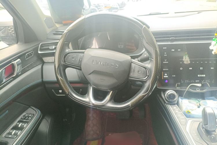 Used Lynk & Co 05 2020 2.0TD Two-Wheel Drive Shine Halo Steering Wheel