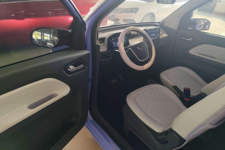 Used Wuling Hongguang MINIEV 2021 Macaron Sandwich Model 120 km Lithium NMC
