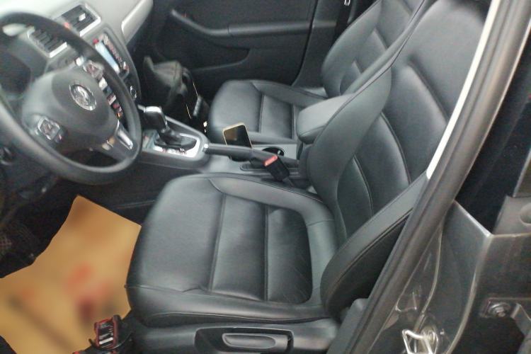 Used Volkswagen Sagitar 2014 1.4TSI Automatic Luxury Model Left Front Seat