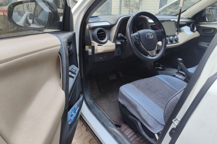 Used Toyota RAV4 2013 2.0L CVT Two-Wheel Drive Urban Edition
