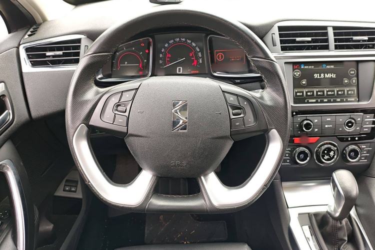 Used DS 6 2016 1.6T Luxury Edition THP160
