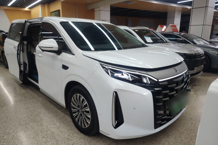 Used BYD Xia 2025 DM-i 1.5T 100km Supreme Edition
