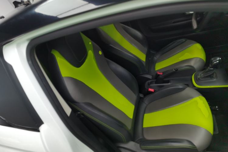 Used Roewe Clever 2021 302 km New Four-Seater Super-Efficient Version