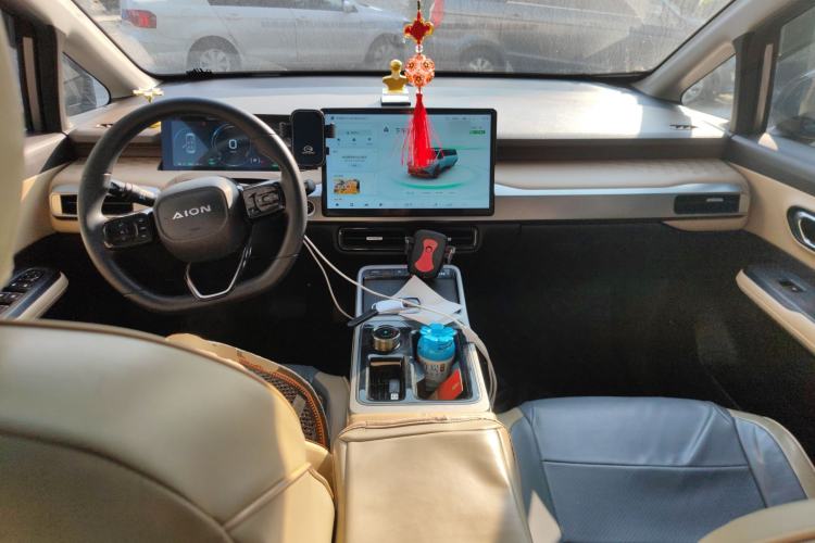 Used AION Y 2021 70 Intelligent Edition Center Console