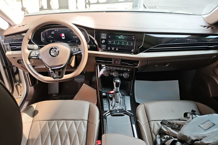 Used Volkswagen Passat 2019 380TSI Luxury Edition China VI Standard
