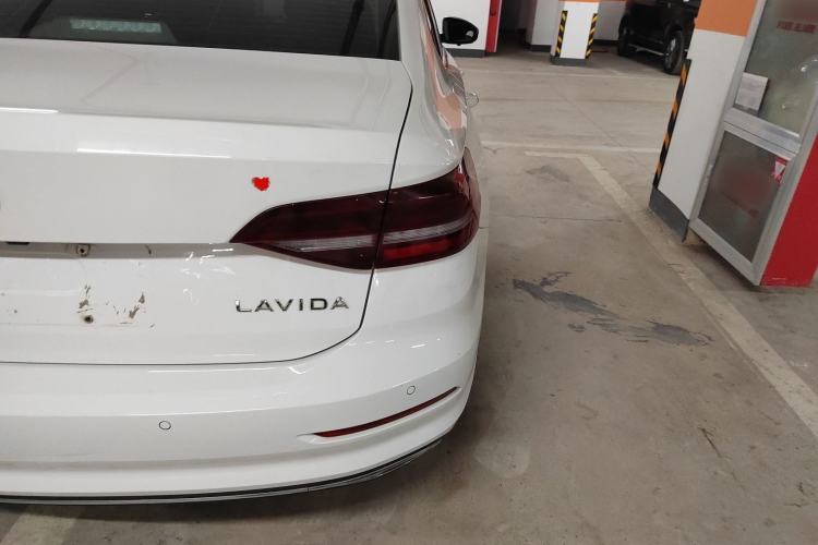 Used Volkswagen Lavida 2021 1.5L Automatic Comfort Edition Exterior 3