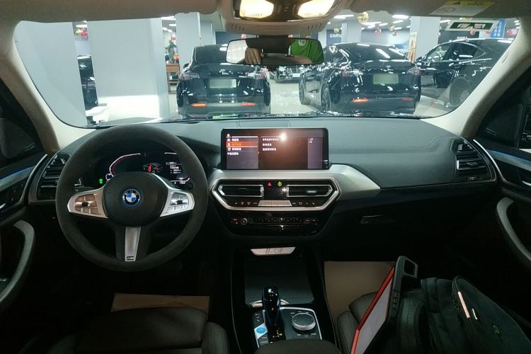 Used BMW iX3 2022 Leading Type Center Console