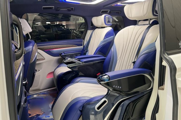 Used Buick GL8 2021 ES Landtrek 653T Comfort Edition Interior 4