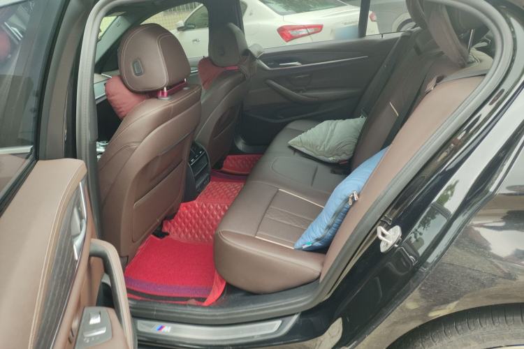 Used BMW 5 Series 2021 Facelifted 530Li Leading Edition M Sport Package Left Rear Seat