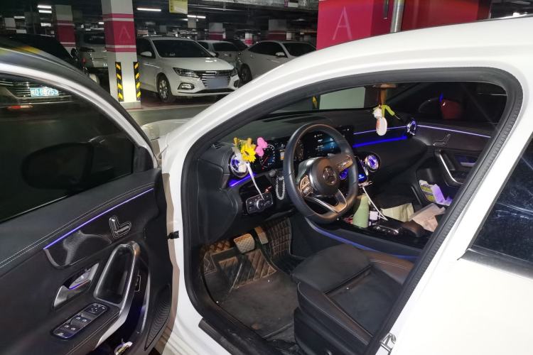 Used Mercedes-Benz A-Class 2022 Revised Version A 200 L Sport Sedan Fashionable Style Interior 3