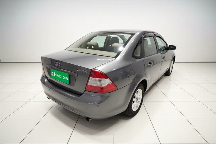 Used Ford Focus 2013 Sedan Classic 1.8L Manual Base Model