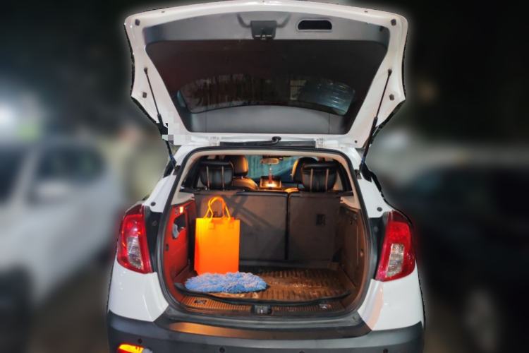 Used Buick Encore 2015 1.4T Automatic Two-Wheel Drive Urban Elite Version
