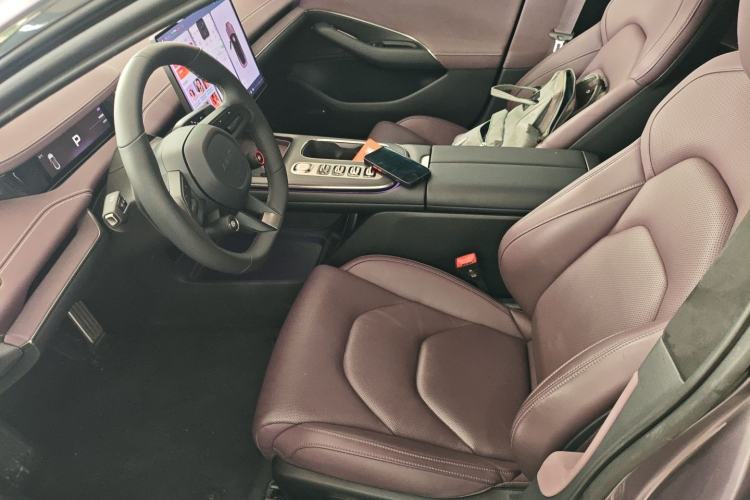 Used Xiaomi Auto SU7 2024 Four-Wheel Drive Ultra-Long Range Advanced Intelligent Driving Max Edition
