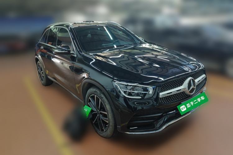 Used Mercedes-Benz GLC 2020 Facelift GLC 260 L 4MATIC Luxury Edition Front Right 45 Deg