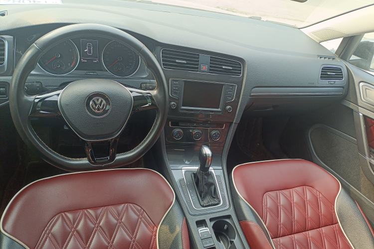 Used Volkswagen Golf 2017 1.6L Automatic Comfort Million-Vehicle Anniversary Edition