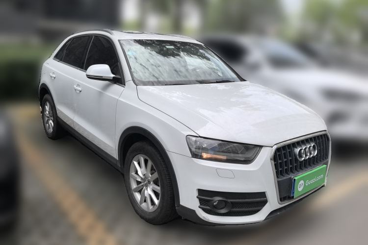 Used Audi Q3 2015 30 TFSI Ambition Edition Front Right 45 Deg