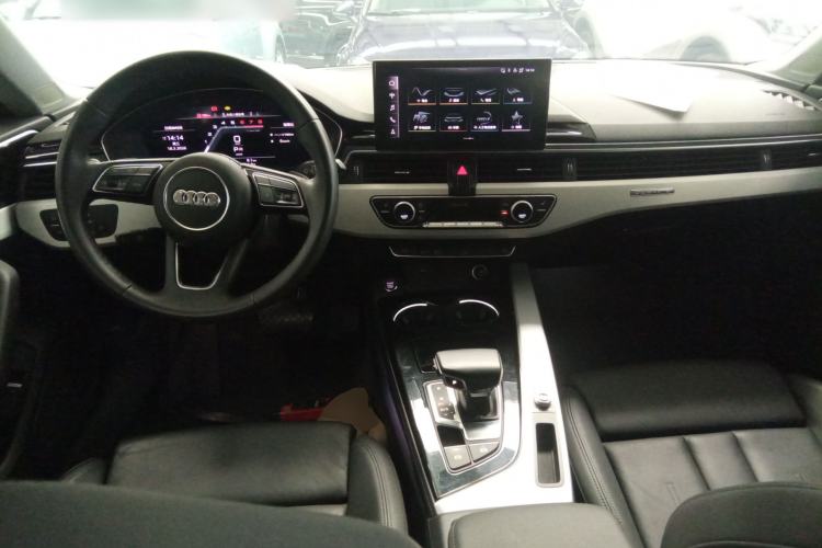 Used Audi A5 2023 Sportback 40 TFSI quattro Luxury Dynamic Edition Center Console