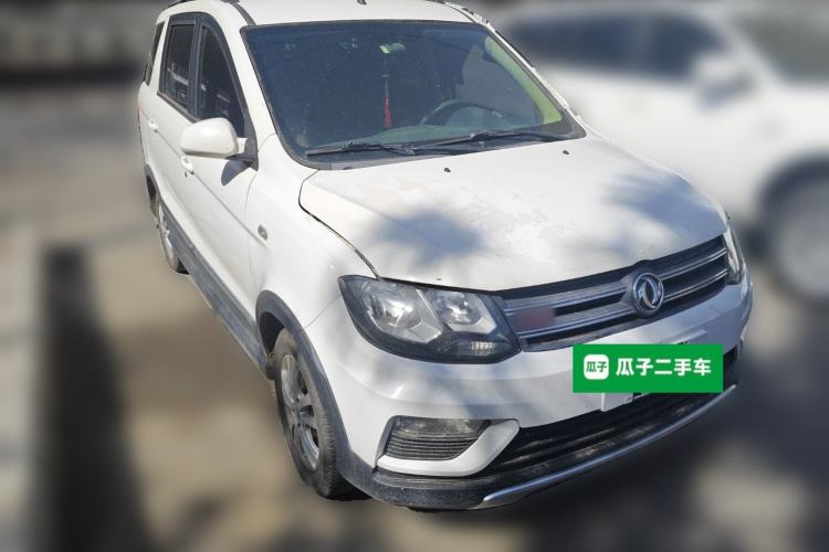 Used Dongfeng Fengon 370 2016 1.5L Manual Standard Edition SFG15-02 7 Seats Front Right 45 Deg