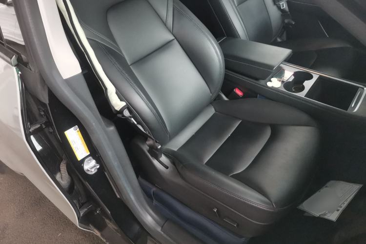 Used Tesla Model Y 2022 Rear-Wheel-Drive Version
