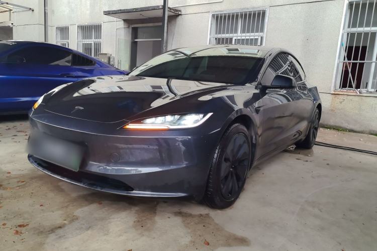 Used Tesla Model 3 2023 Long-Range All-Wheel-Drive Version