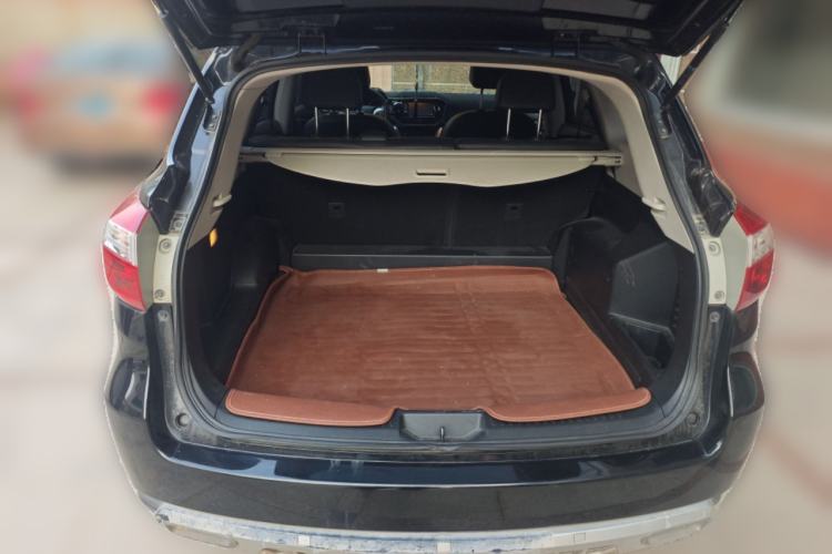 Used Venucia T70 2016 2.0L CVT Enjoy Edition
