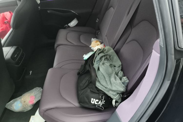 Used Xiaomi Auto SU7 2024 Rear-Drive Ultra-Long Range Advanced Pro-Level Intelligent Driving Version Left Rear Seat