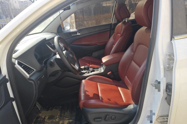 Used Hyundai Tucson 2015 1.6T Dual-Clutch All-Wheel-Drive Premium Model
