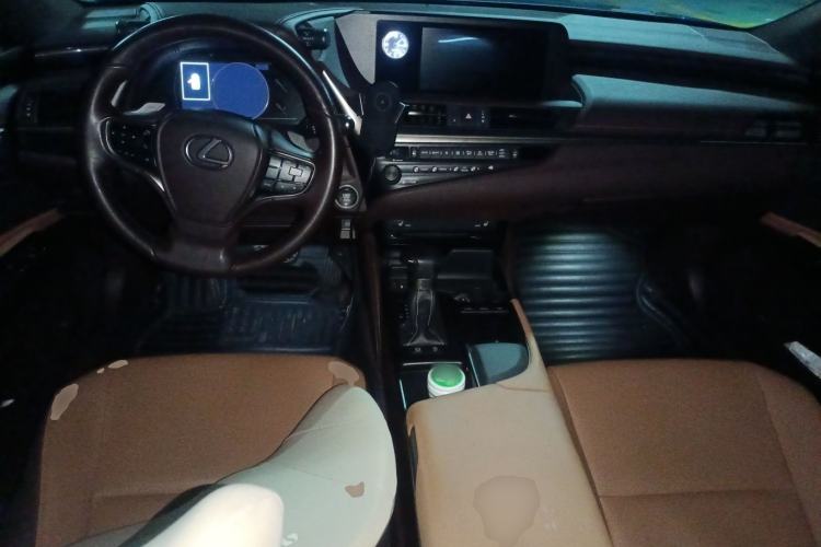 Used Lexus ES 2020 200 Excellence Edition
