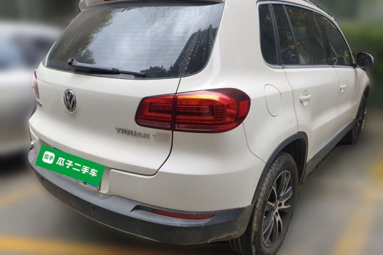 Used Volkswagen Tiguan 2015 1.8TSI Automatic Two-Wheel Drive Luxury Model Rear Right 45 Deg
