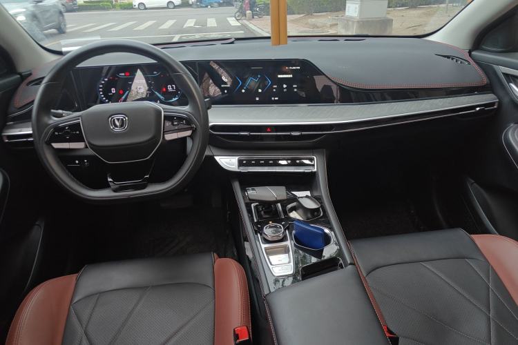 Used CHANGAN Eado 2023 Changan Edition PLUS Blue Whale NE 1.4T GDI DCT Prestige Version Center Console