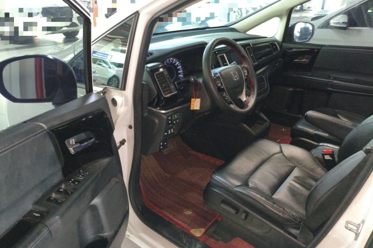 Used Honda Elysion 2019 2.0L Hybrid Luxury Edition Driver Seat