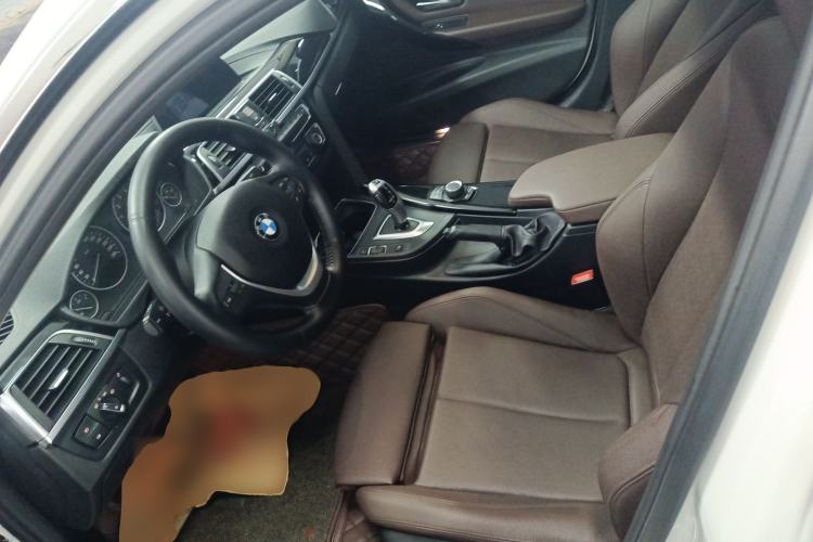 Used BMW 3 Series 2017 318i Fashion Model Left Front Seat