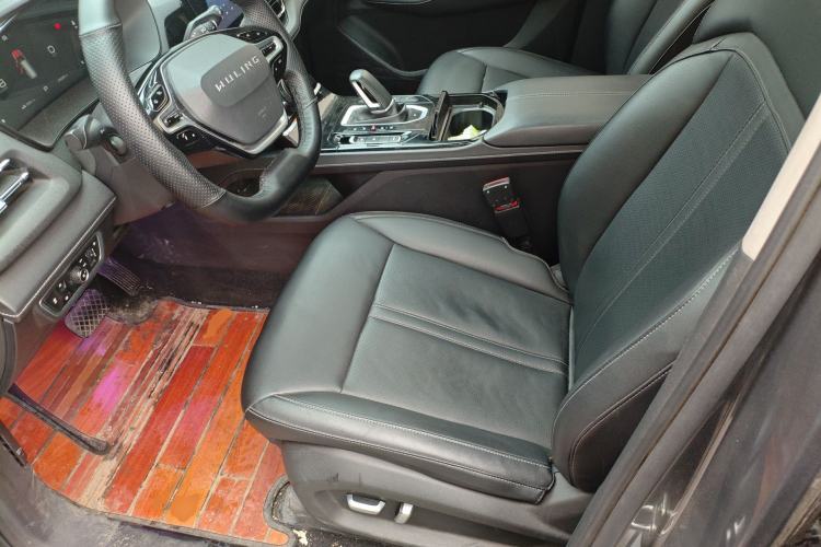 Used Wuling Victory 2020 1.5T CVT Flagship Edition Left Front Seat