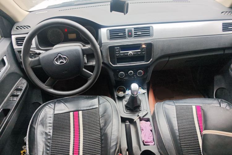 Used CHANGAN KAICHENG F300 2022 1.5L "True Fragrance" Long-Wheelbase DAM15KL Center Console