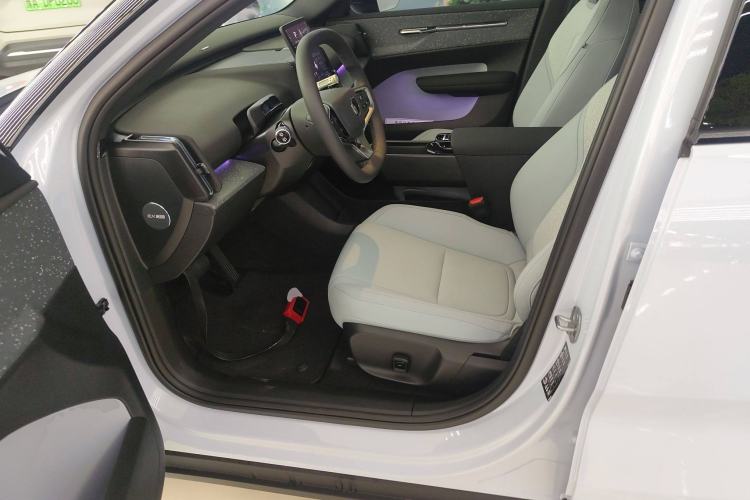 Used Volvo EX30 2025 Rear-Drive Long-Range Version Ultra
