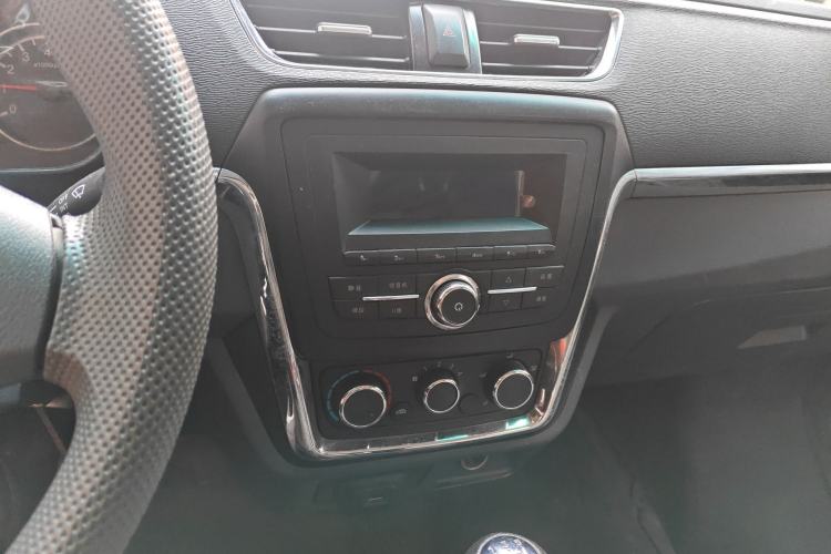 Used Jinbei Hiace X30 2021 1.5L Wealthy Van China VI Standard SWC15M
