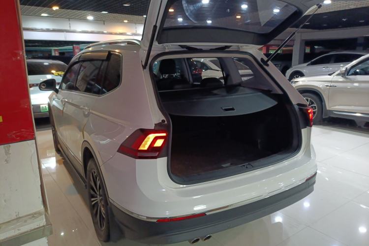 Used Volkswagen Tiguan L 2020 330TSI Automatic Two-Wheel Drive Panoramic Comfort Edition China VI Standard