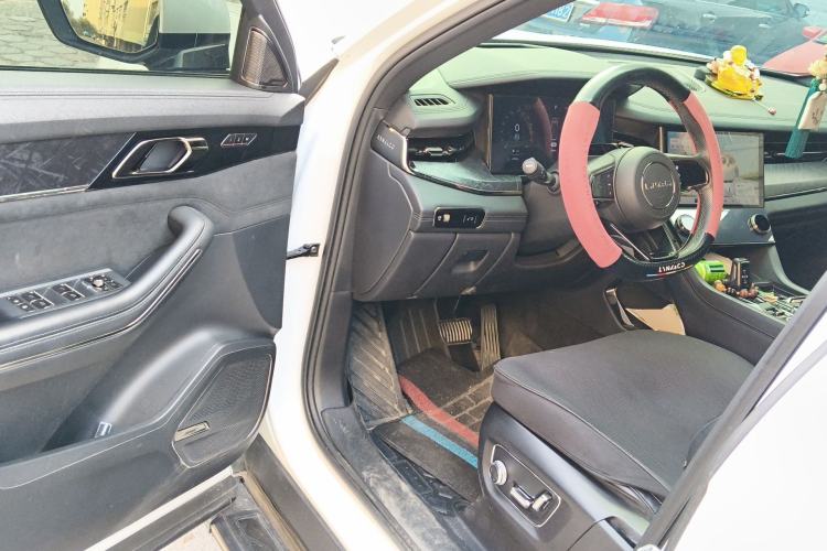 Used Lynk & Co 09 2021 2.0T Halo Seven-Seater