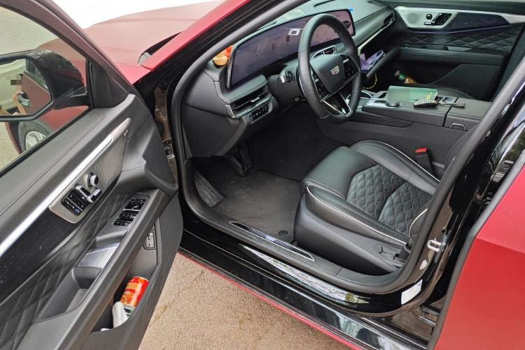 Used Cadillac CT6 2023 28T Platinum Edition Driver Seat