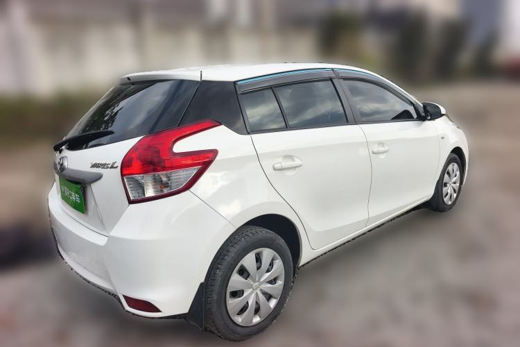 Used Toyota YARiS L Zhi Xuan 2015 1.5E Automatic Charm Edition
