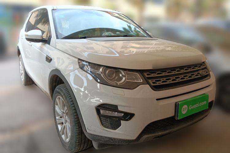 Used Land Rover Discovery Sport 2018 240 PS SE Version Front Right 45 Deg