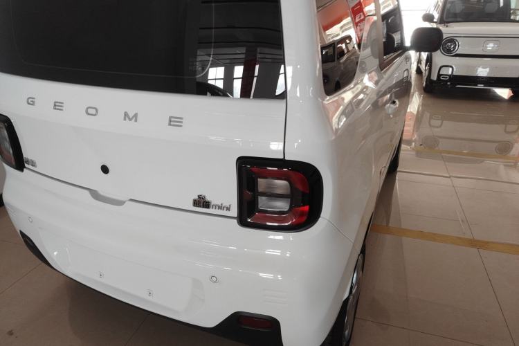 Used Geely Galaxy Panda 2024 Panda Mini 200km Endurance Bear Right Rear Taillight