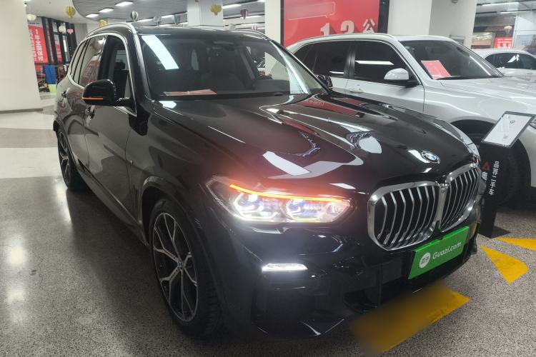 Used BMW X5 2021 xDrive40i Luxury Model with M Sport Package
