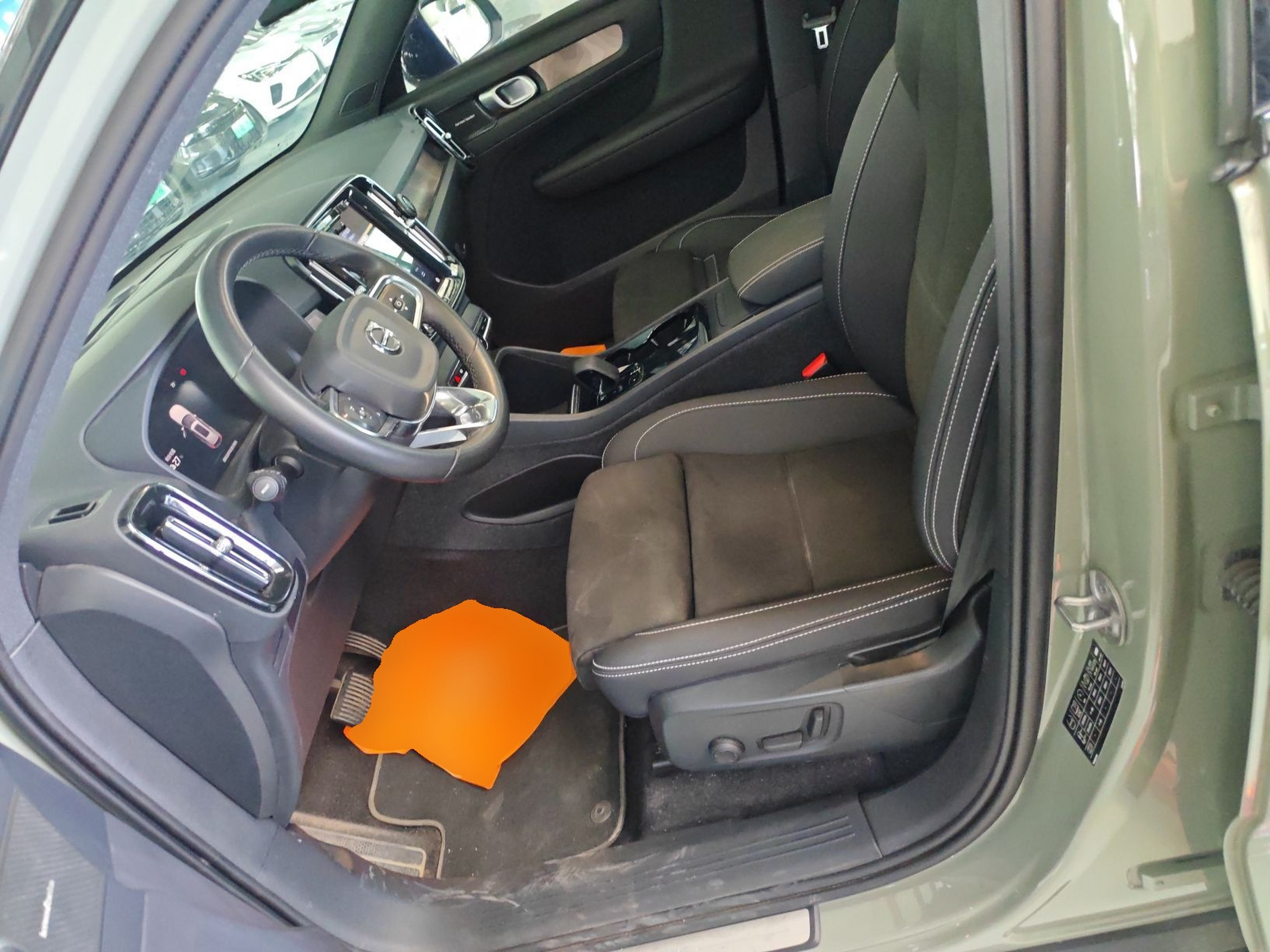 Переднее сиденье в автомобиле